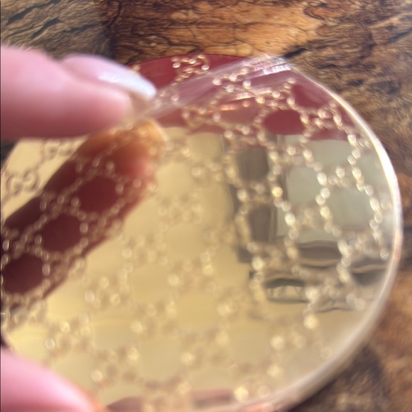 Gucci Gold Compact Mirror AUTHENTIC NIB - Picture 7 of 8